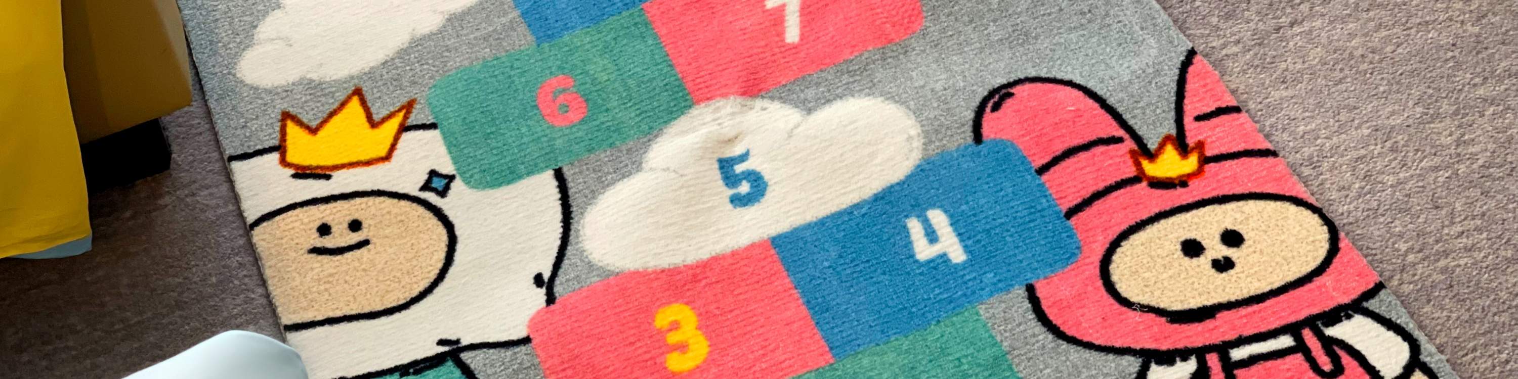 Camera genitore-figlio a tema familiare Crown